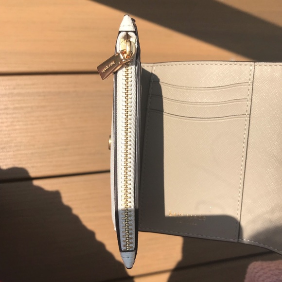 Kate Spade White Small/Medium Bifold Flap Wallet - Picture 8 of 9